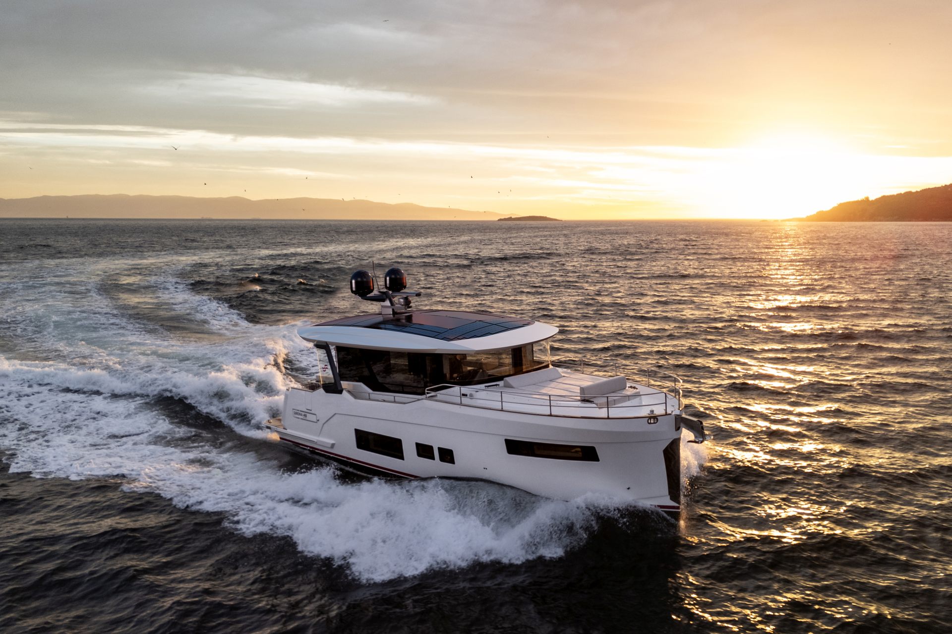 First ever Sirena 48 hybrid yacht: World debut at Cannes Yachting Festival 2024