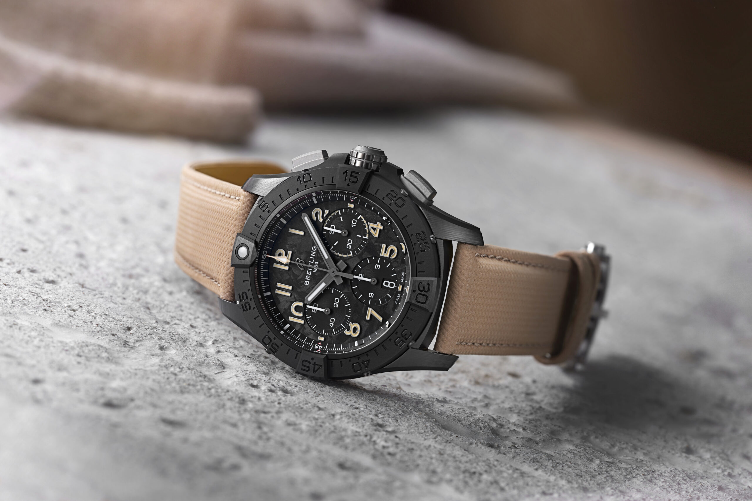 Breitling Avenger: Νέα Μεγέθη, Υλικά και Μοντέλα «Night Mission»