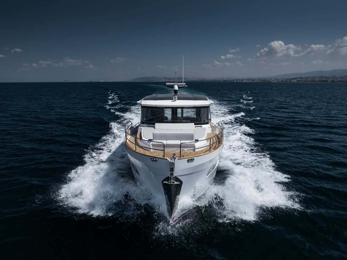 Sirena Yachts: Silent, electric cruising with the new Sirena 48 Hybrid Coupe