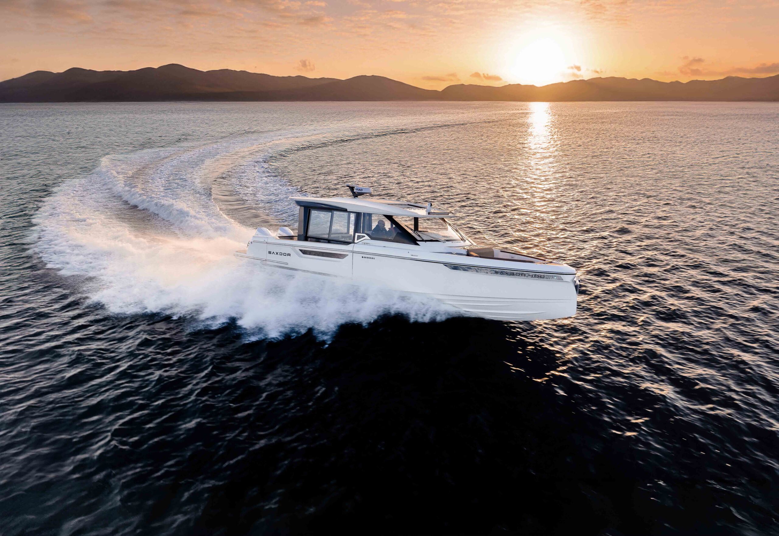 Saxdor Yachts’ Flagship 400 GTC Premieres at the Fort Lauderdale Boat Show