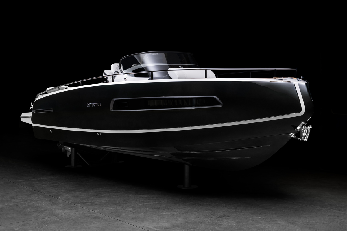 Invictus GT280 Carbon Look: a game-changer at boot Düsseldorf 2025