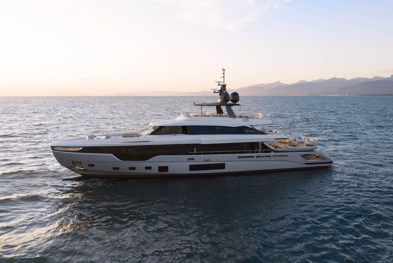 Azimut Unveils the New Grande Trideck with Interiors by m2atelier